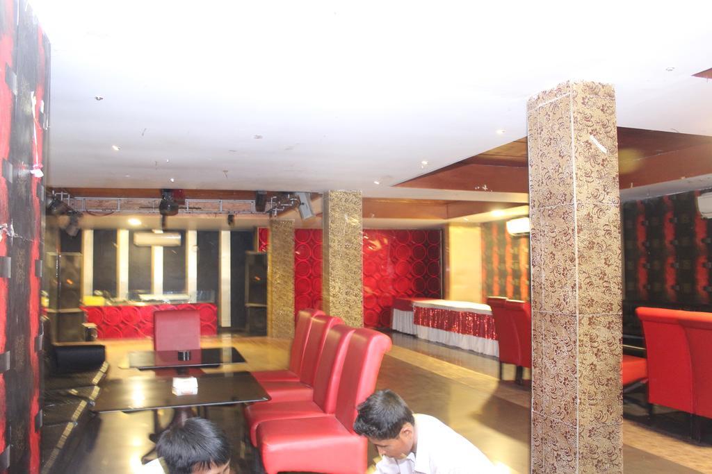 Hotel Bengal International Силигури Екстериор снимка