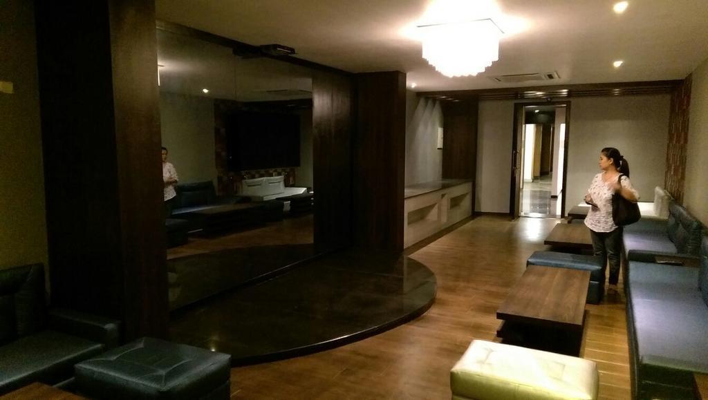 Hotel Bengal International Силигури Екстериор снимка