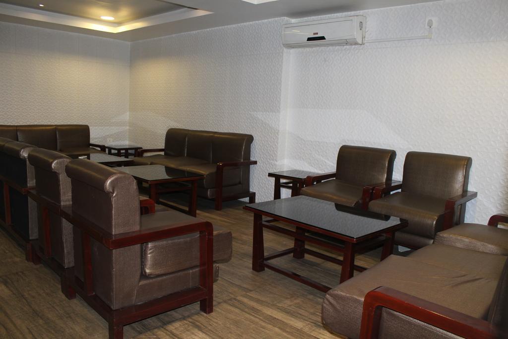 Hotel Bengal International Силигури Екстериор снимка