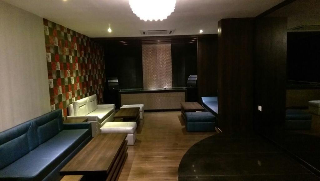 Hotel Bengal International Силигури Екстериор снимка