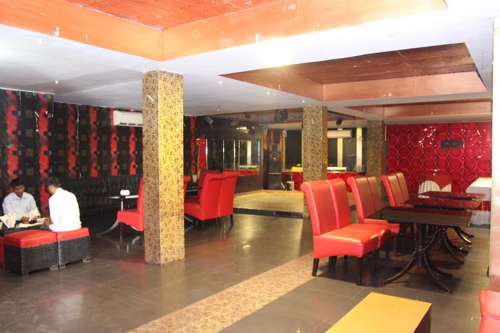 Hotel Bengal International Силигури Екстериор снимка